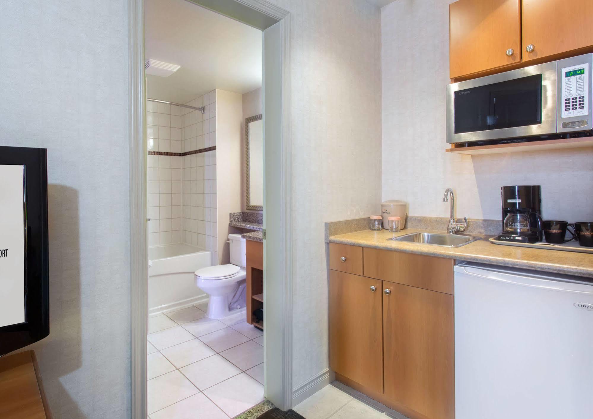 Hotel Sandman Grande Prairie